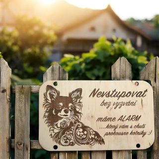 🔔 Alarm aktivován! A má čtyři tlapky, velké srdce a pořádně ostré zuby akorát na prokousnuti achilovky 🐾😂 Naše cedulky...